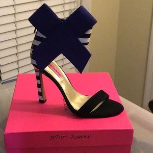 Betsey Johnson Friskyy Bow Heel